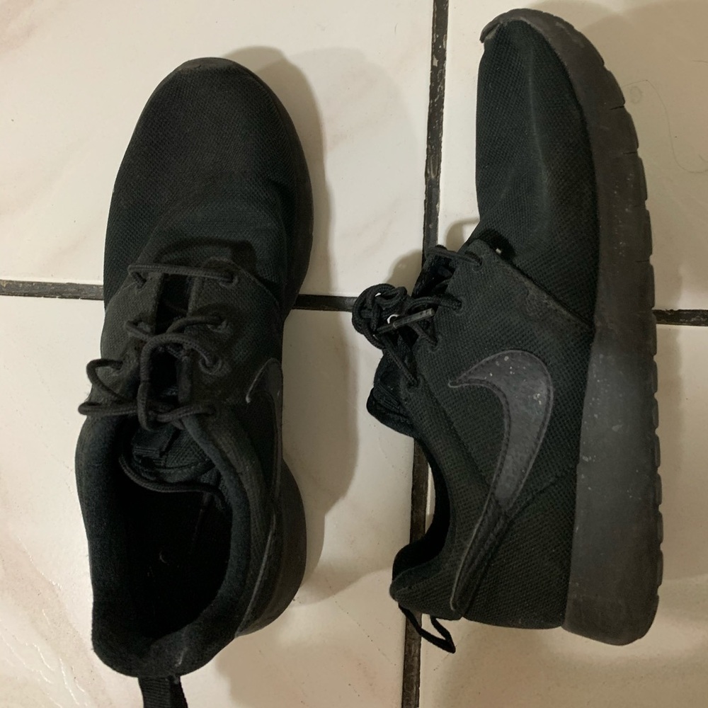 Nike Roshe Black kids